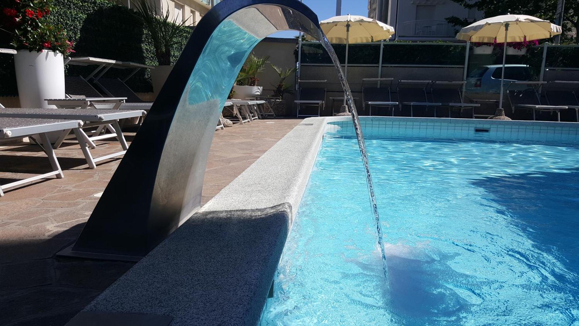 Hotel Poker Riccione Bagian luar foto