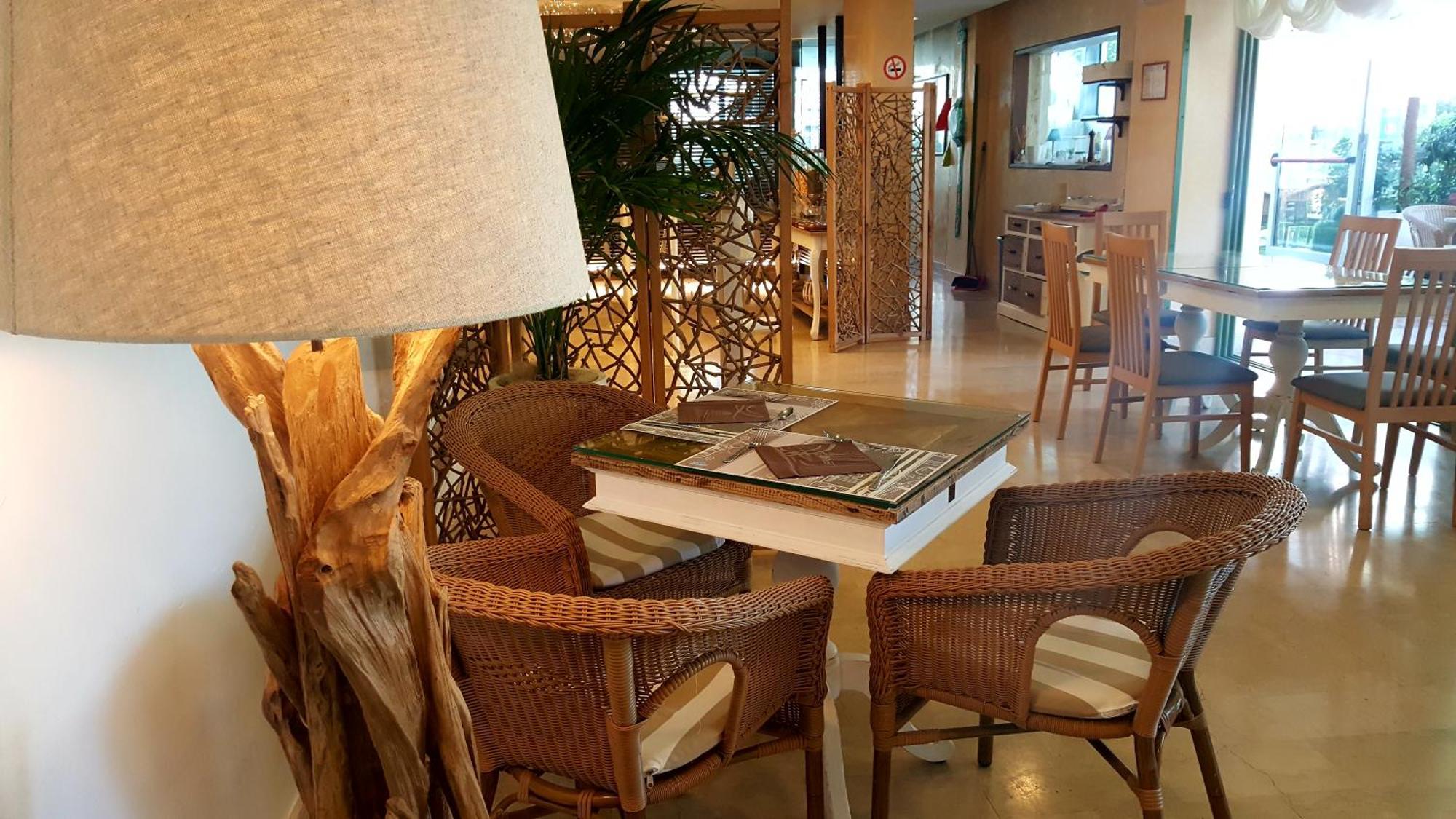 Hotel Poker Riccione Bagian luar foto