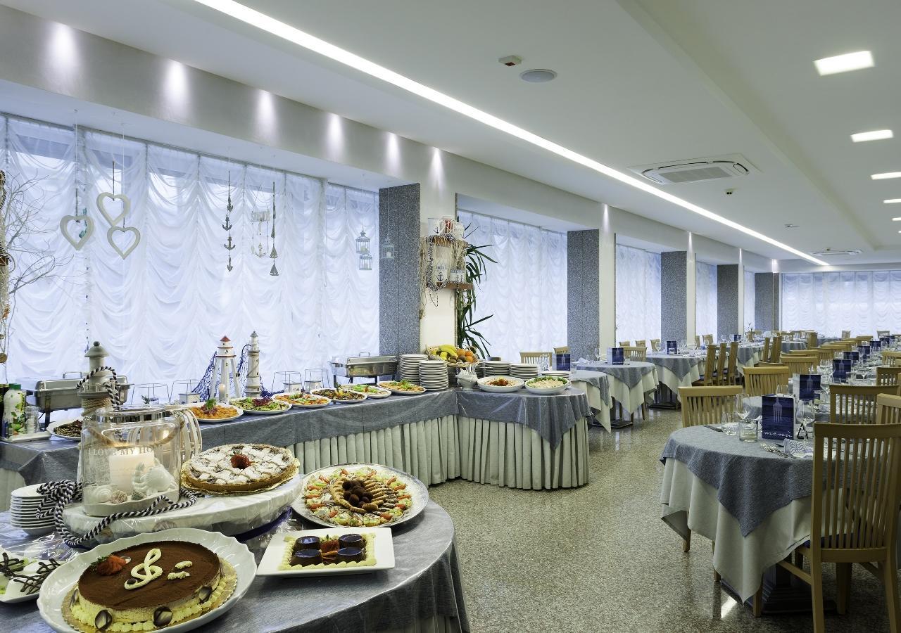 Hotel Poker Riccione Bagian luar foto