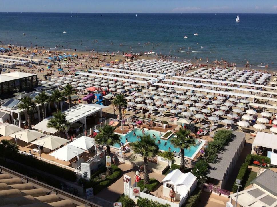Hotel Poker Riccione Bagian luar foto